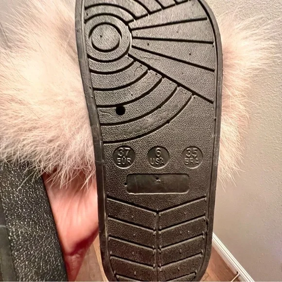 PATRICIA GREEN black slides with fur.. Size 6 - Picture 6 of 6